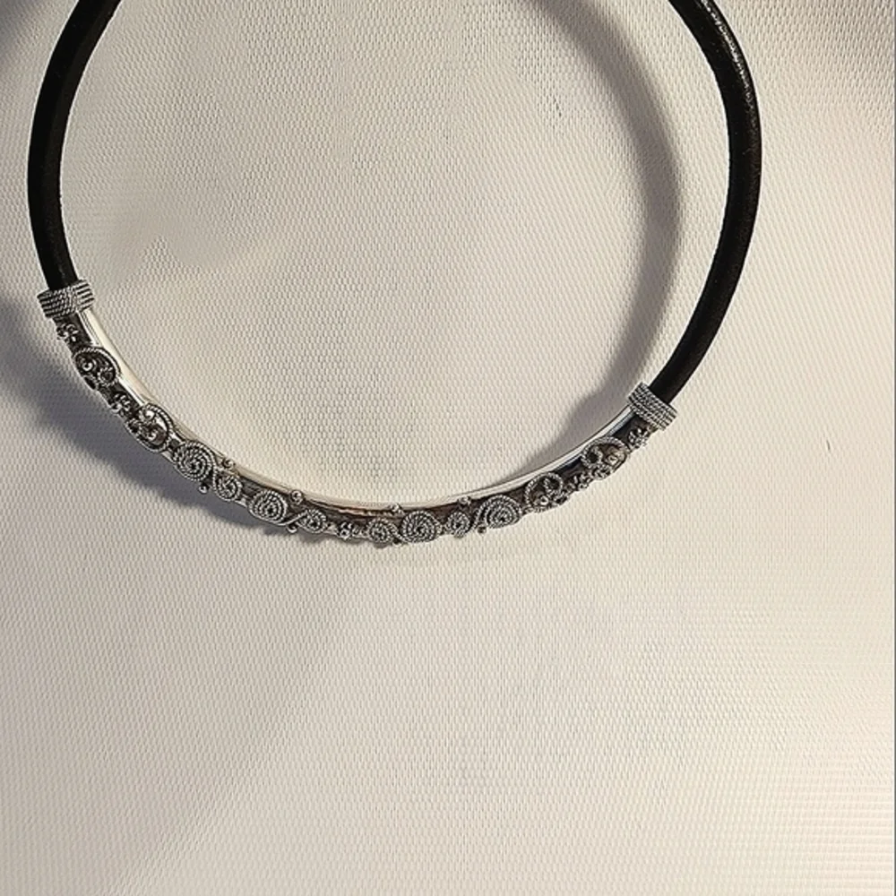 No brand this necklace